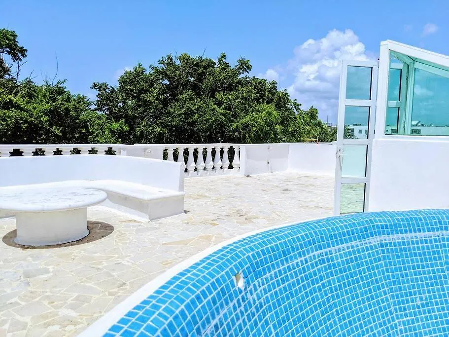 Holiday home Castillo Playacar: Large Group Beachfront Villa with Rooftop Pool Playa del Carmen Mexico