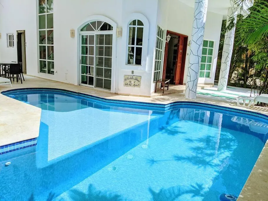 Holiday home Castillo Playacar: Large Group Beachfront Villa with Rooftop Pool Playa del Carmen Mexico