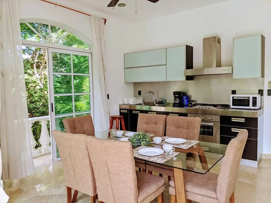 9Br 6Ba Large Groups! Best Location In Town Walk To Beach, 5Th Ave Cozumel Ferry, Shopping, Nightlife! Roof Plunge Pool!! Castillo Playacar Fase 1 25Max Playa del Carmen