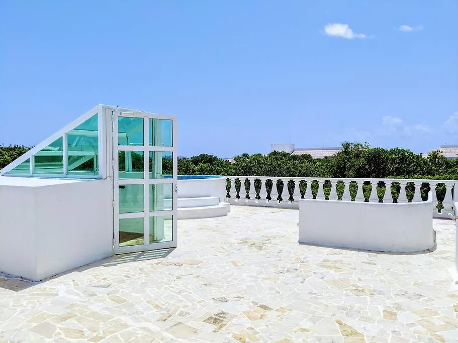 Casa vacanze 9Br 6Ba Large Groups! Best Location In Town Walk To Beach, 5Th Ave Cozumel Ferry, Shopping, Nightlife! Roof Plunge Pool!! Castillo Playacar Fase 1 25Max Playa del Carmen Messico
