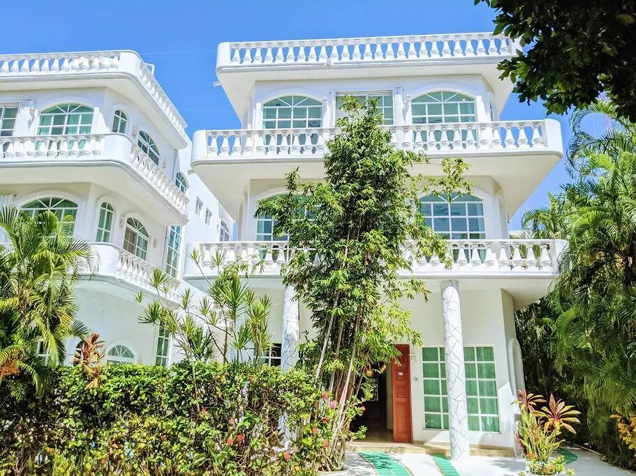 9Br 6Ba Large Groups! Best Location In Town Walk To Beach, 5Th Ave Cozumel Ferry, Shopping, Nightlife! Roof Plunge Pool!! Castillo Playacar Fase 1 25Max Playa del Carmen Feriehus